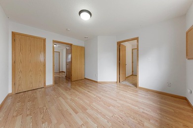 Looking for a move-in-ready end-unit townhome! Look no - photo 7