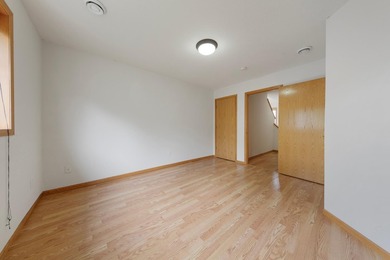 Looking for a move-in-ready end-unit townhome! Look no - photo 8