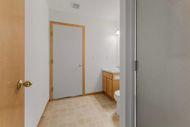Looking for a move-in-ready end-unit townhome! Look no - photo 10