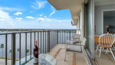 Lower waterfront penthouse with incredible Palm Beach ocean and - photo 2