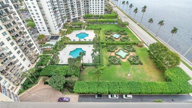 Lower waterfront penthouse with incredible Palm Beach ocean and - photo 3