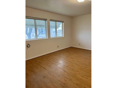 MLS# 289507 Welcome home to this beautifully maintained 1991