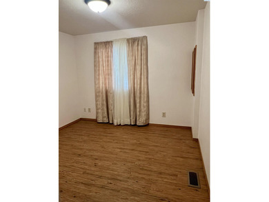 MLS# 289507 Welcome home to this beautifully maintained 1991