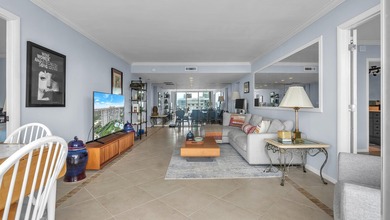 Lower waterfront penthouse with incredible Palm Beach ocean and - photo 6