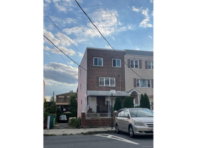 Two-Family Home for Sale in Highly Desirable Throggs Neck - photo 2