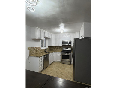 Two-Family Home for Sale in Highly Desirable Throggs Neck - photo 4
