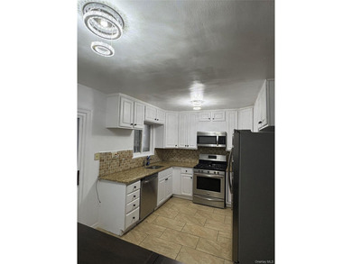 Two-Family Home for Sale in Highly Desirable Throggs Neck - photo 5