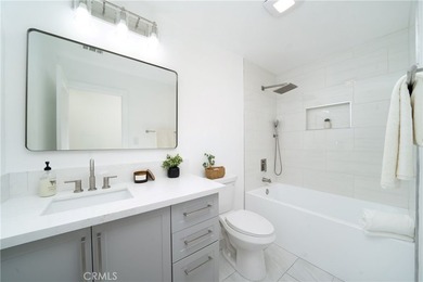 Beautifully renovated single-story home with 3 Bedrooms & 2 Full - photo 14