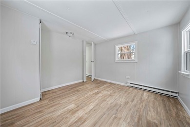 Back on the market due to the previous buyer's failure to - photo 17