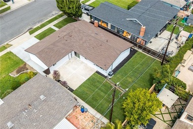 Beautifully renovated single-story home with 3 Bedrooms & 2 Full - photo 20