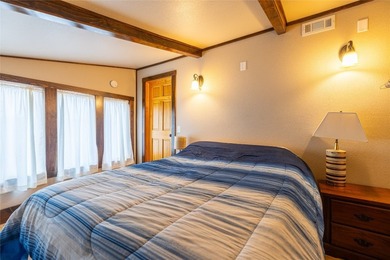 Escape to this charming cabin at the scenic Mississippi River - photo 20