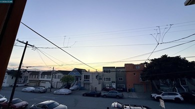 Welcome to 411 Vienna St, a unique opportunity in San - photo 22