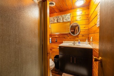 Escape to this charming cabin at the scenic Mississippi River - photo 22