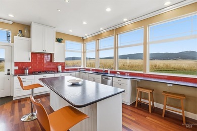 Additional listing photo 4