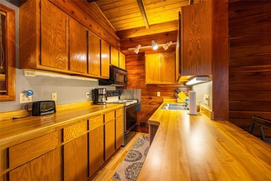 Escape to this charming cabin at the scenic Mississippi River - photo 27
