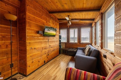 Escape to this charming cabin at the scenic Mississippi River - photo 28