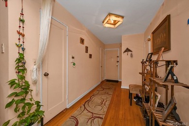 Over-sized, 1 Bedroom and 1 Bathroom apartment on the 6th Floor - photo 3