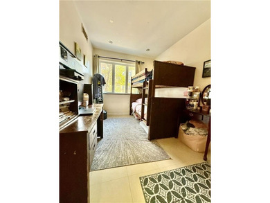 Welcome to this beautiful 3-bedroom duplex apartment, which - photo 5