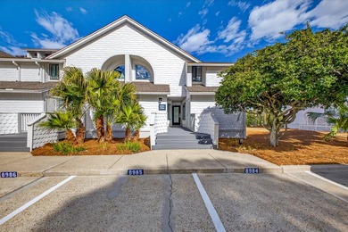 STUNNING UPSTAIRS CONDO WITH SWEEPING BAY & MARINA VIEWS IN - photo 1