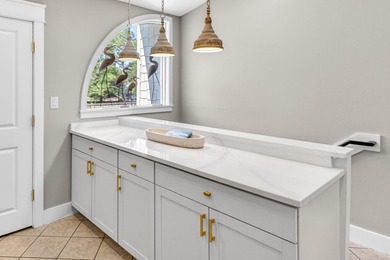 STUNNING UPSTAIRS CONDO WITH SWEEPING BAY & MARINA VIEWS IN - photo 5