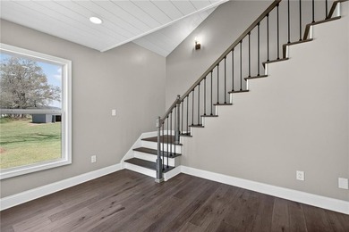 Welcome to this beautifully restored country estate embodies - photo 13