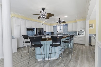 Oceanfront, five-bedroom, six-bathroom, fully remodeled raised - photo 15