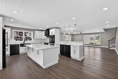Welcome to this beautifully restored country estate embodies - photo 15