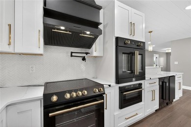 Welcome to this beautifully restored country estate embodies - photo 18