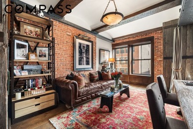 Authentic old New York-style loft completely renovated. This - photo 1