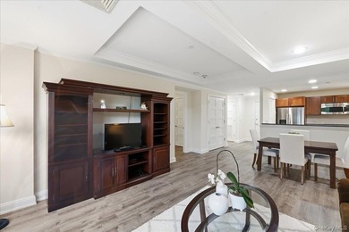 A refined one-bedroom residence at Sweetwater offering - photo 5