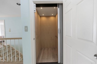 Oceanfront, five-bedroom, six-bathroom, fully remodeled raised - photo 47