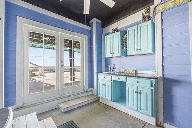Oceanfront, five-bedroom, six-bathroom, fully remodeled raised - photo 49