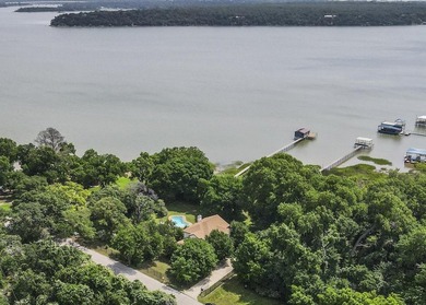 Stunning Lakefront Property on Lake Worth with a pool and a - photo 8