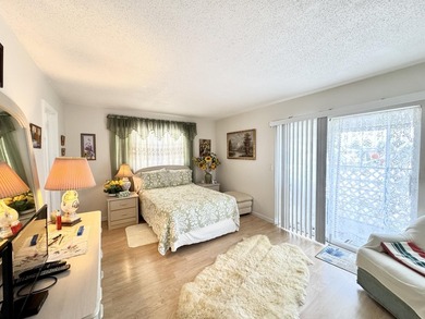 Beautifully Furnished, TURNKEY 1BD/1.5BA Condo on second floor - photo 11