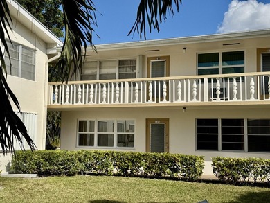 Beautifully Furnished, TURNKEY 1BD/1.5BA Condo on second floor - photo 18