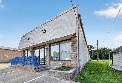 Excellent commercial opportunity in a high-visibility Henderson - photo 3