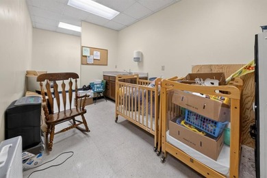 Excellent commercial opportunity in a high-visibility Henderson - photo 5