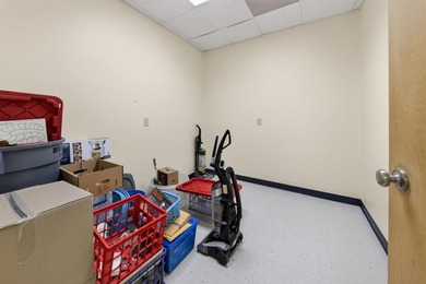 Excellent commercial opportunity in a high-visibility Henderson - photo 8