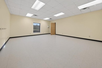 Excellent commercial opportunity in a high-visibility Henderson - photo 9