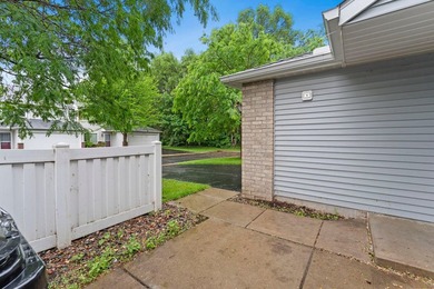 Discover the perfect blend of style and convenience in this - photo 4