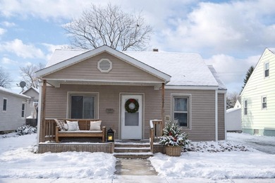 Saginaw River Home Active Under Contract in Bay City Michigan