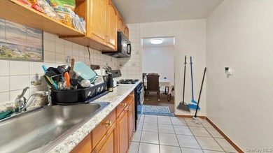 Welcome to Fordham Terrace! This 2 bedroom is conveniently - photo 13