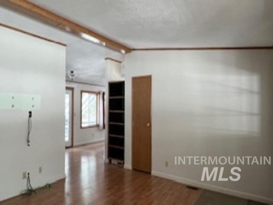 Located in beautiful Garden Valley. Home has 2 bedrooms and 2 - photo 19