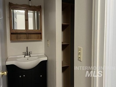 Located in beautiful Garden Valley. Home has 2 bedrooms and 2 - photo 25