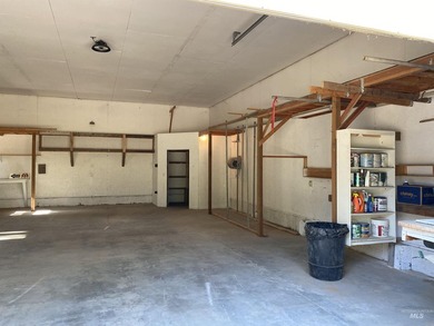 Located in beautiful Garden Valley. Home has 2 bedrooms and 2 - photo 34