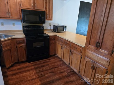 Welcome to this charming townhome in Willow Run! This property - photo 17