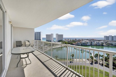 INCREDIBLE VIEWS from this 3 bed/2 bath condo. The oversized - photo 30