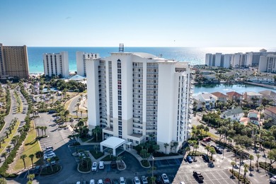 INCREDIBLE VIEWS from this 3 bed/2 bath condo. The oversized - photo 44