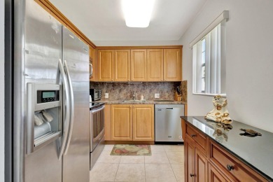 Lake Condo For Sale in Boca Raton, Florida