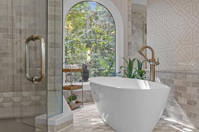 NEWLY RENOVATED AND MOVE IN READY, THIS 9,000 SQ. FT. RESIDENCE - photo 29